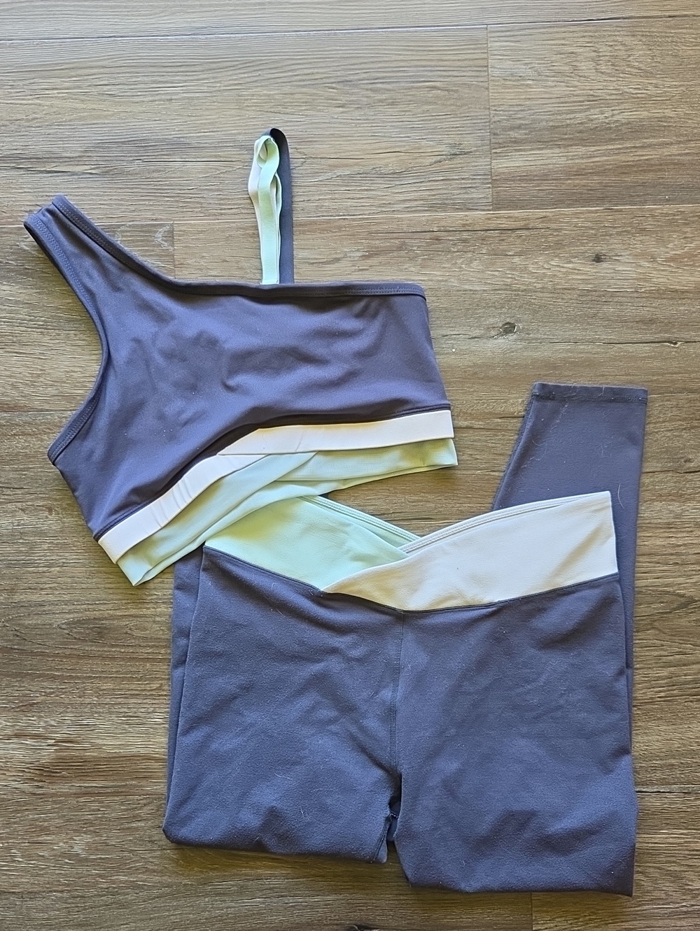 Fabletics Grey and Green Asymmetric Sports Bra & Legging Set Size Medium